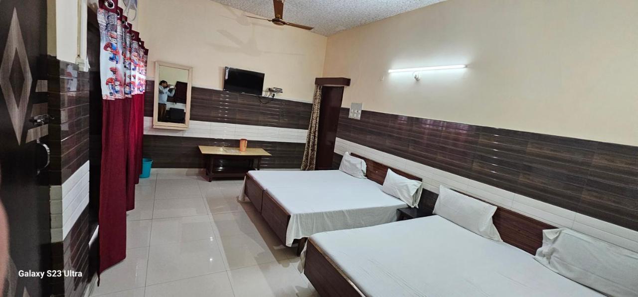Hotel Dinesh Agra  Exterior foto
